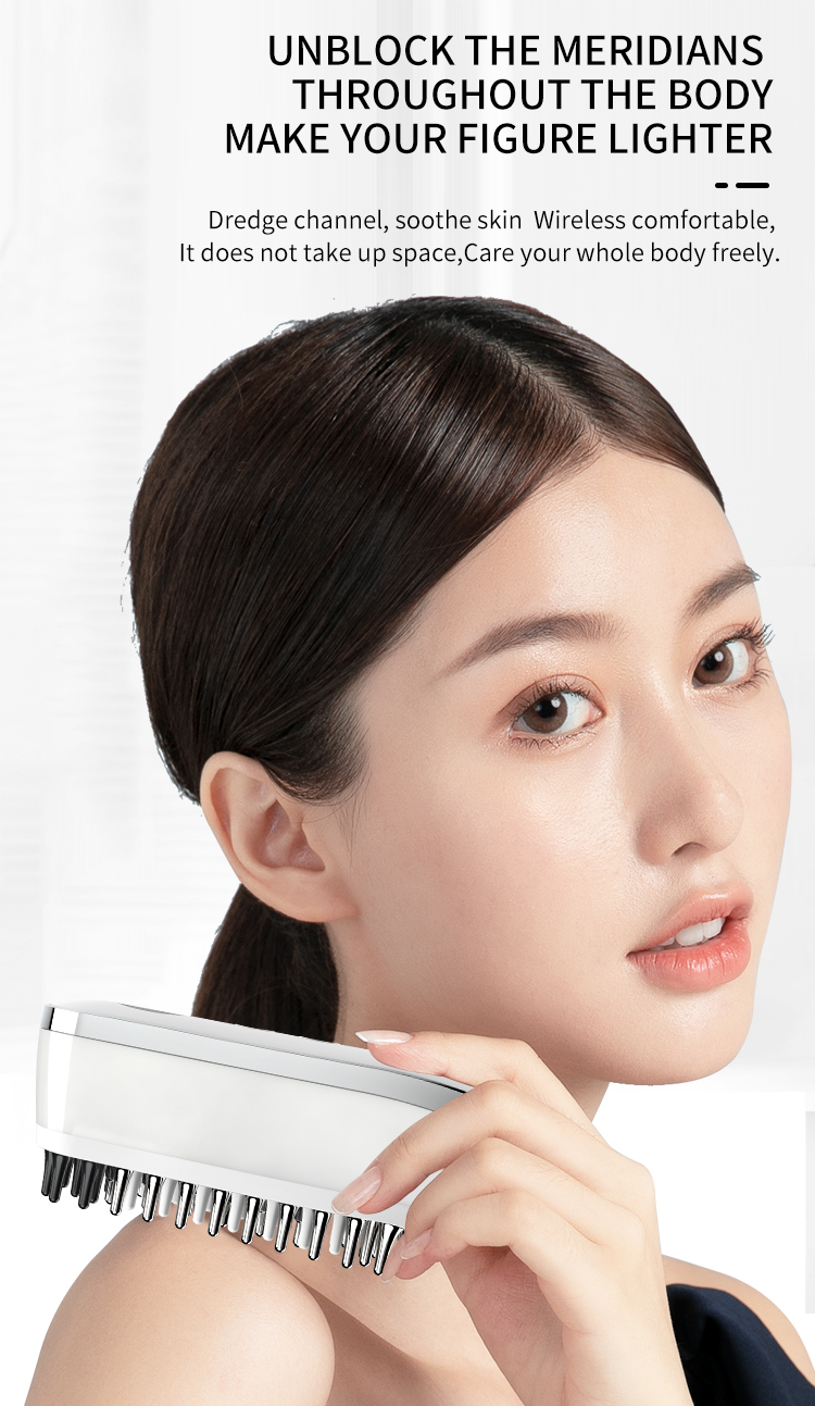 Electric liquid applyingmassage comb